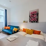 Spacious, Central 3 Room Flat With Gym & Play Area
