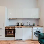 Spacious, Central 3 Room Flat With Gym & Play Area