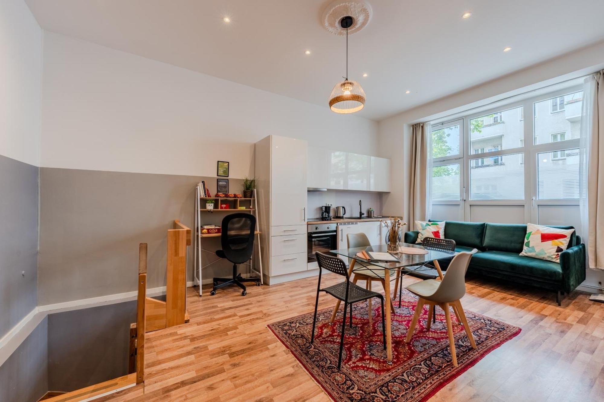 Apartment Spacious, 3 Flat With Gym & Play Area