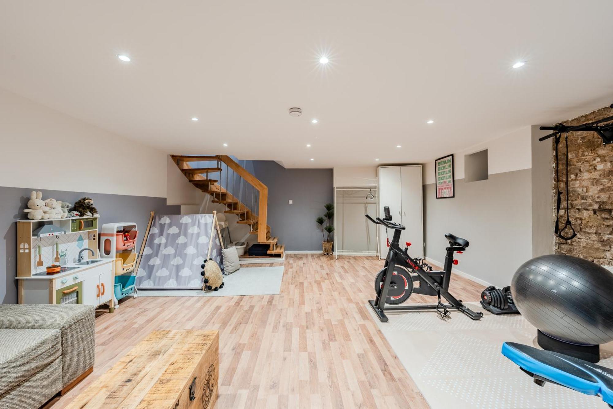 Spacious, 3 Flat With Gym & Play Area